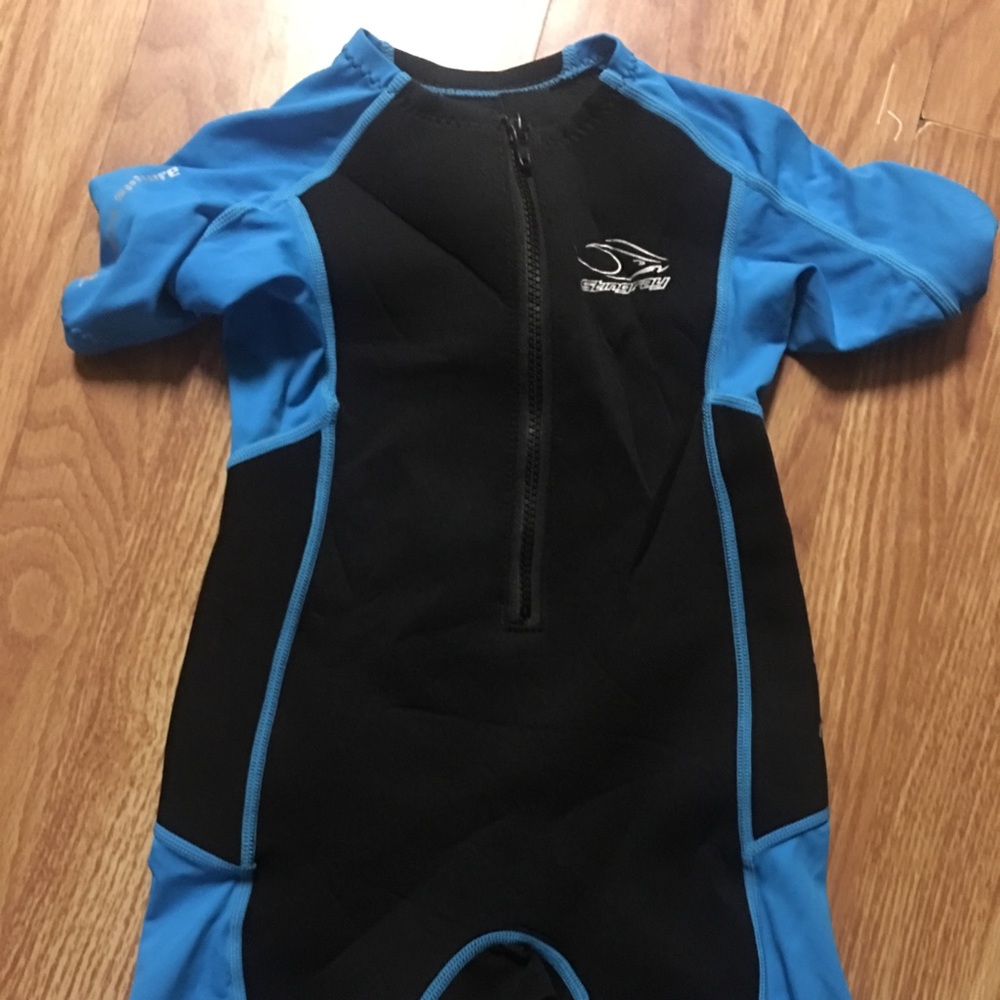 Boy Spring Wetsuit sz 6